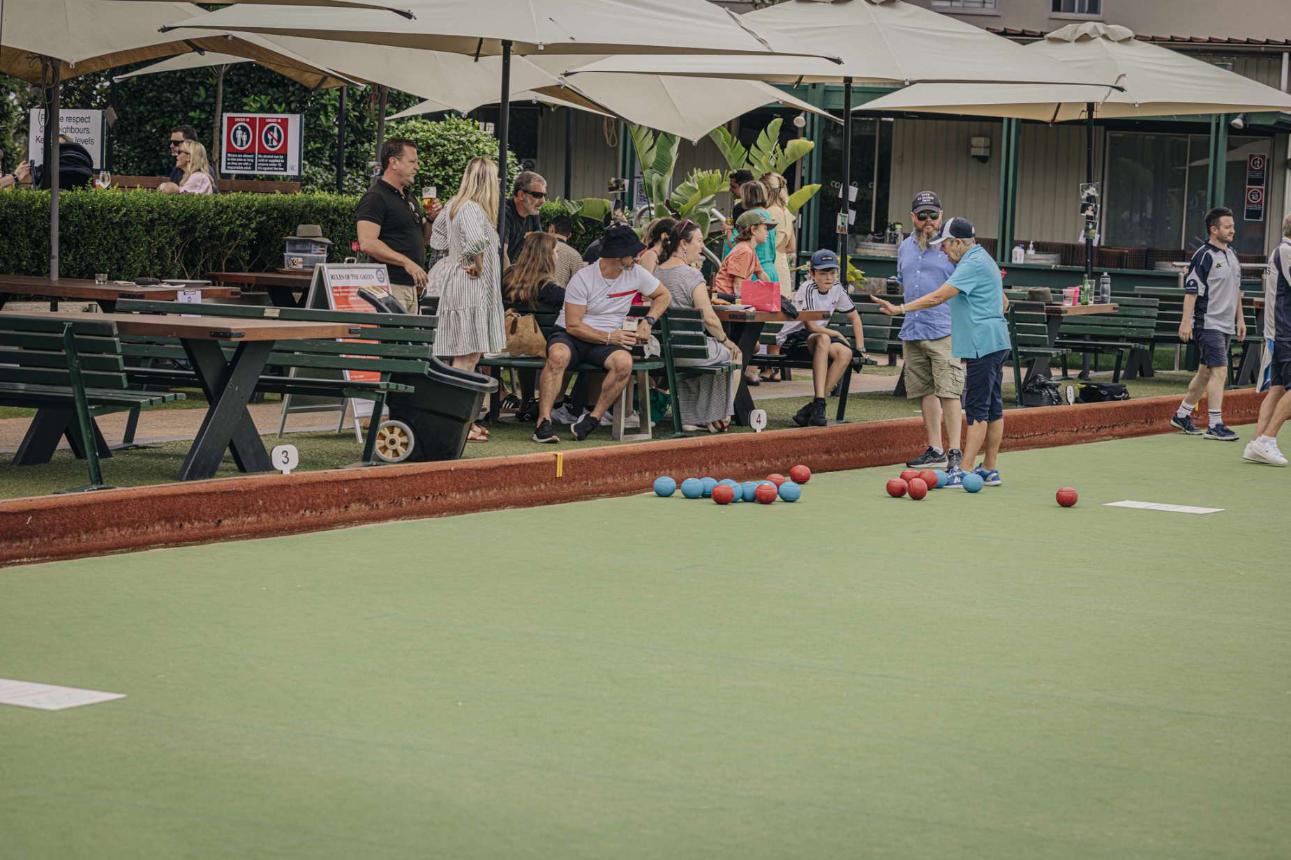 Barefoot bowls